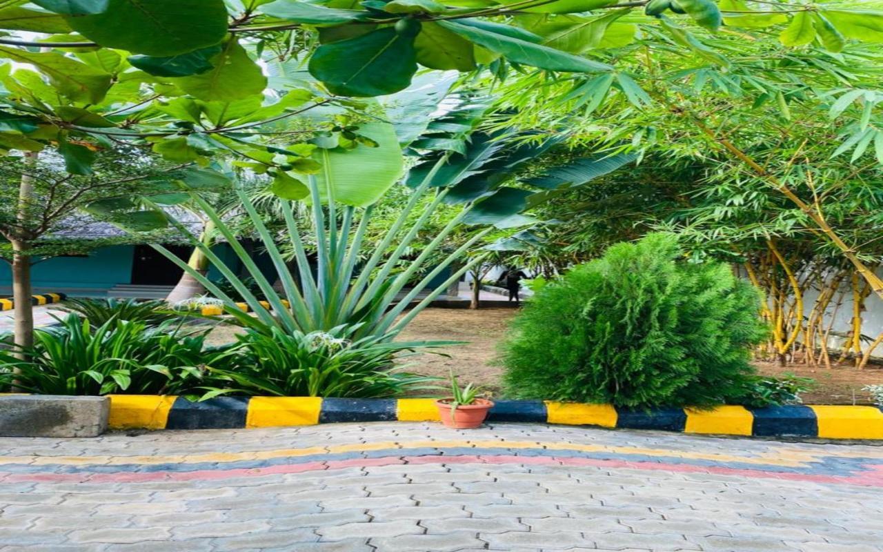 Hotel Megha Resort Hampi Eksteriør billede